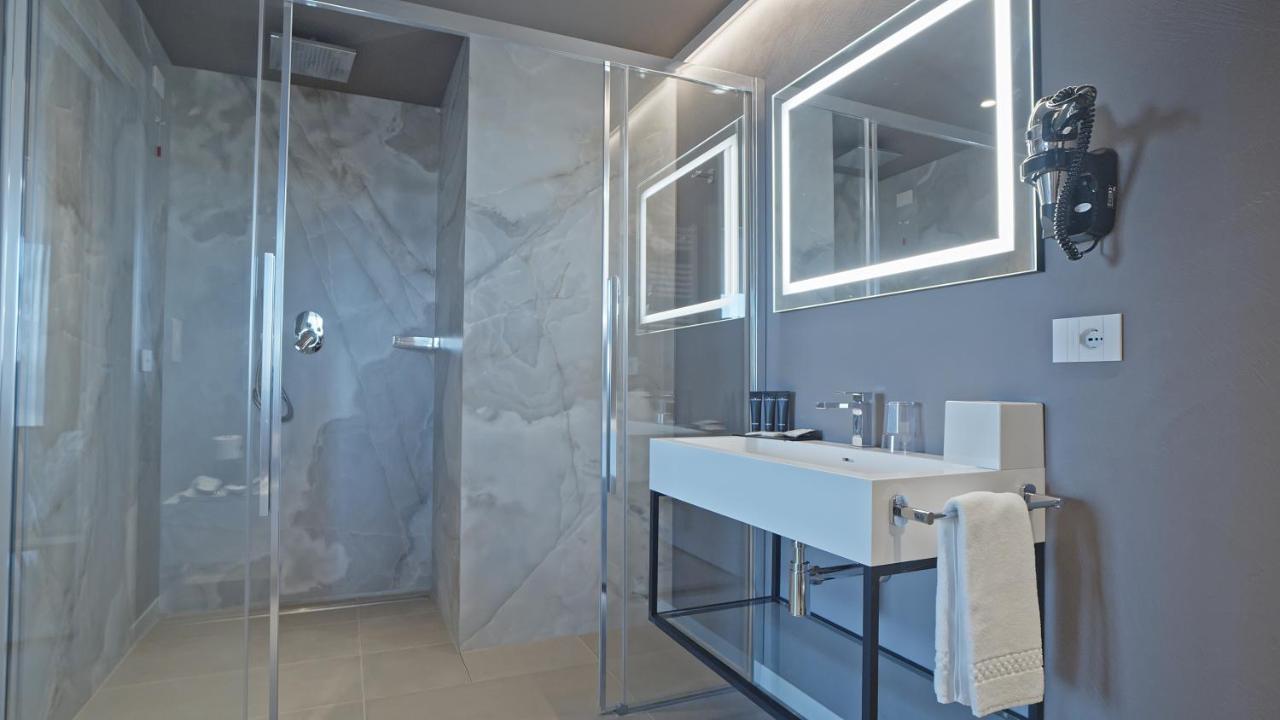 Hotel Cristal Sirmione Eksteriør billede