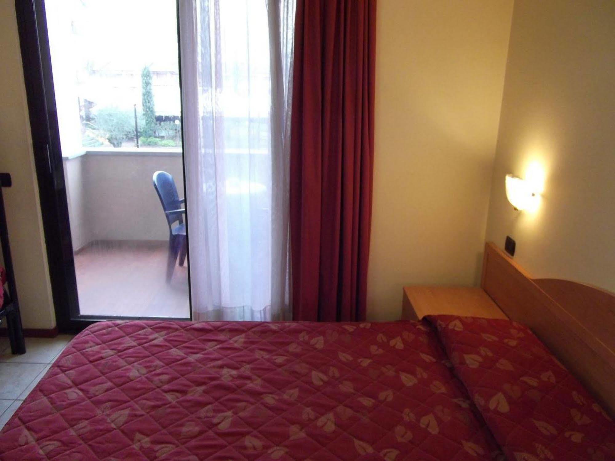 Hotel Cristal Sirmione Eksteriør billede